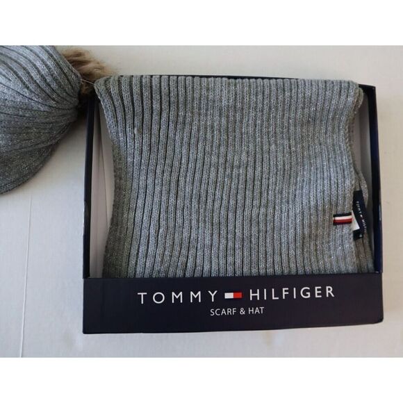 Tommy Hilfiger THW000148C-032 Women's OS Gray Pom Hat & Scarf Set - Picture 3 of 8